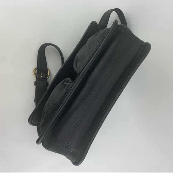 Fossil Classic Collection Shoulder Bag - Picture 9 of 15